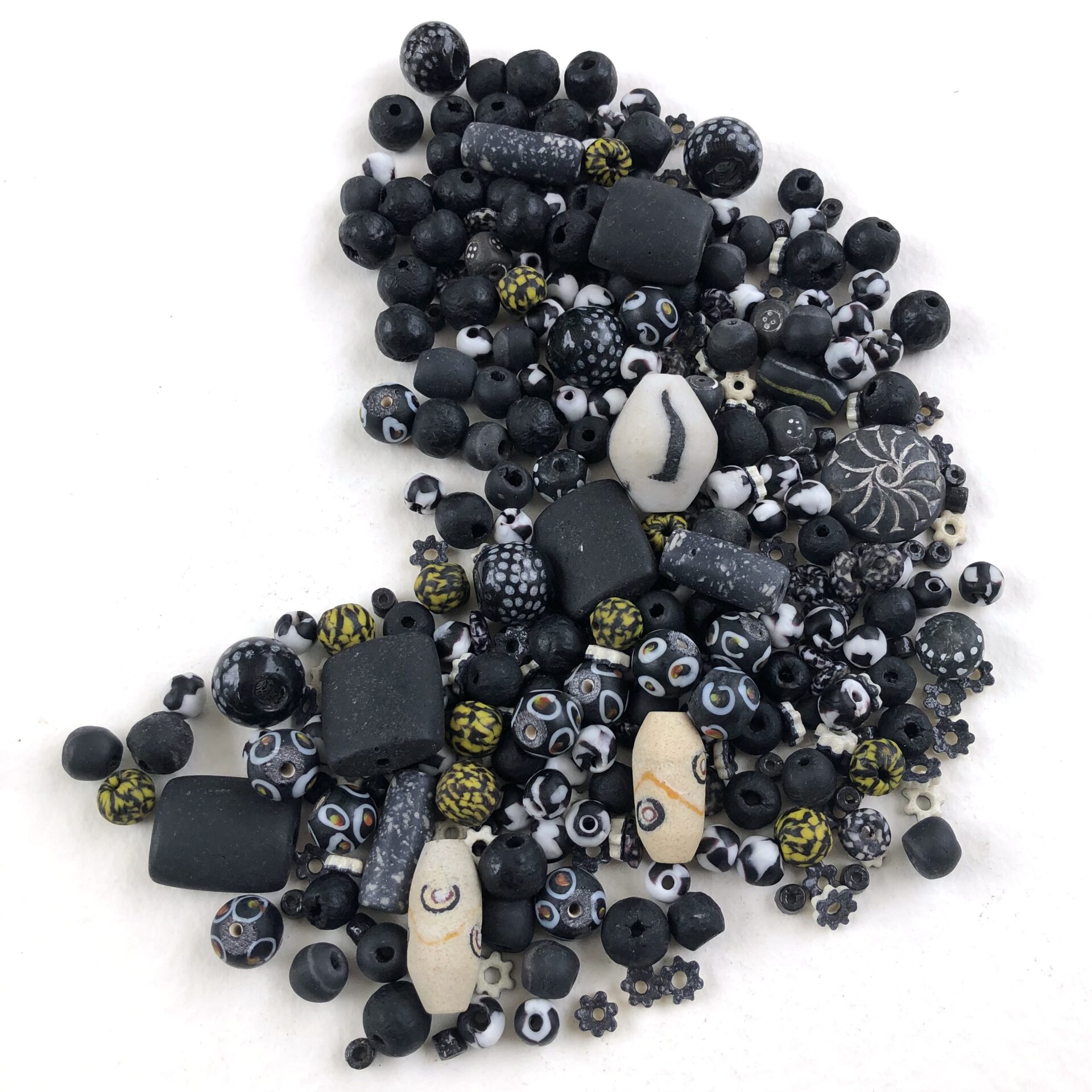Black Recycled Glass Beads Soup